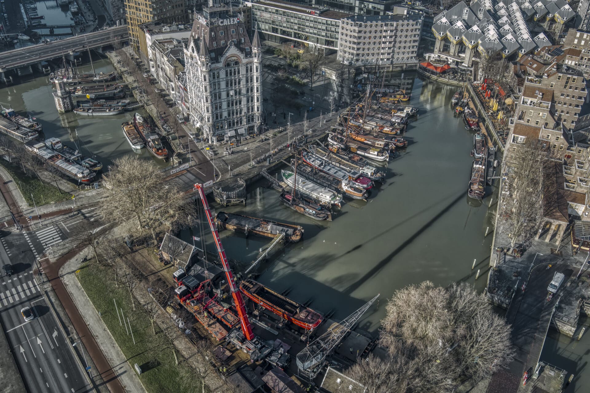 Luchtfoto van de Oude Haven met Stadswerf Koningspoort
