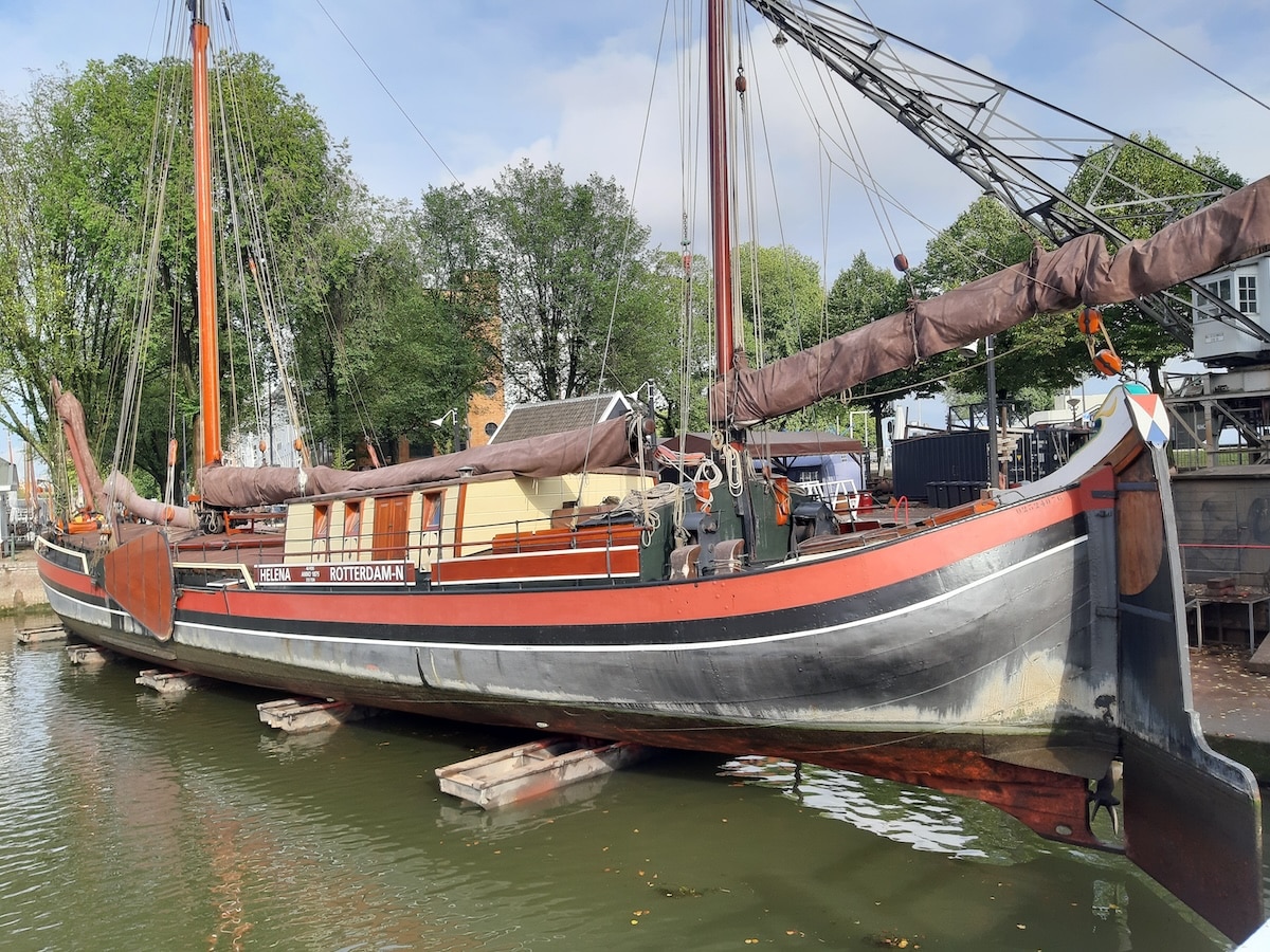Schip bij Stadswerf Koningspoort (21)