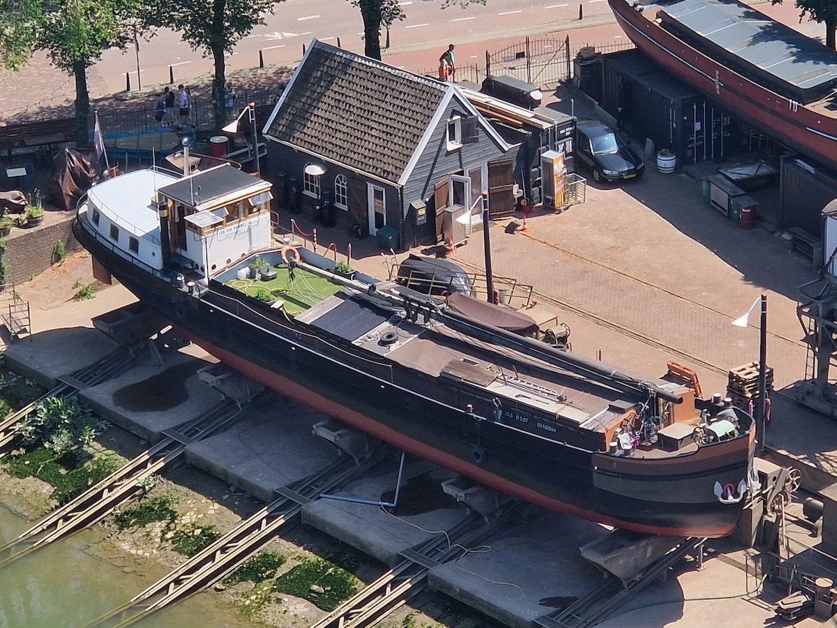 Schip bij Stadswerf Koningspoort (24)