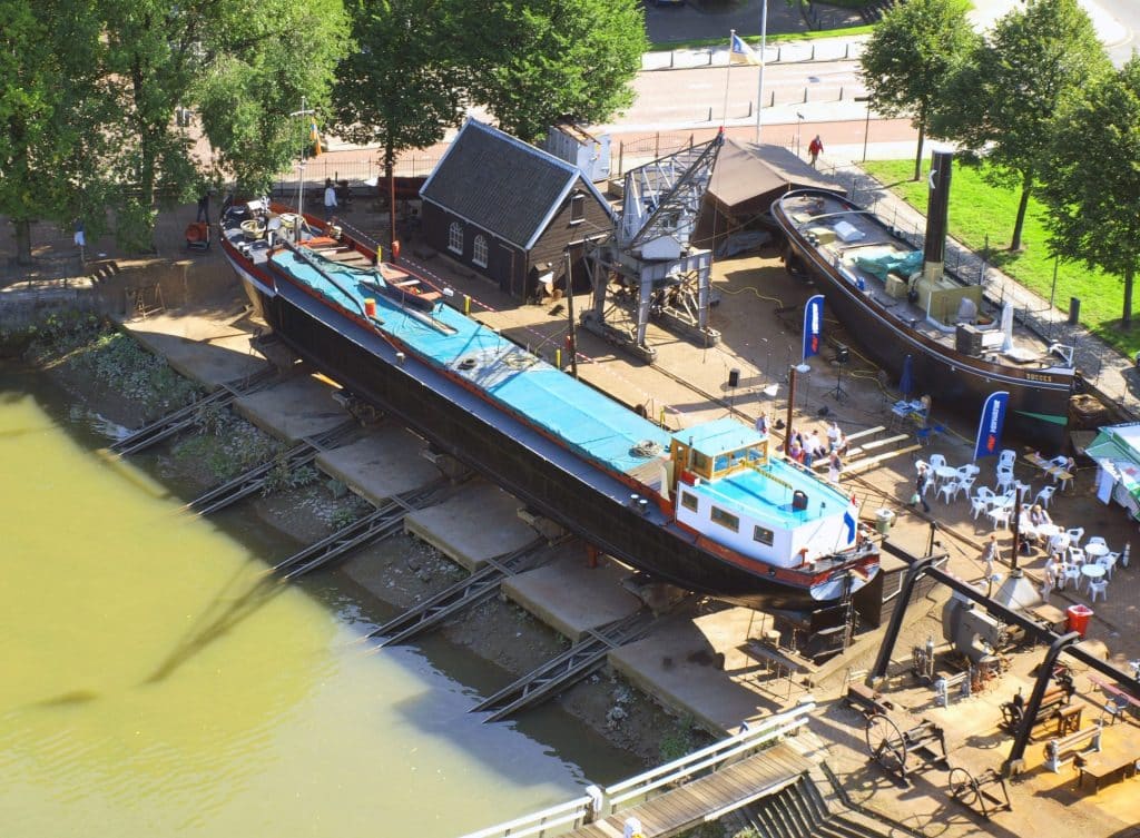 Schip bij Stadswerf Koningspoort (2)